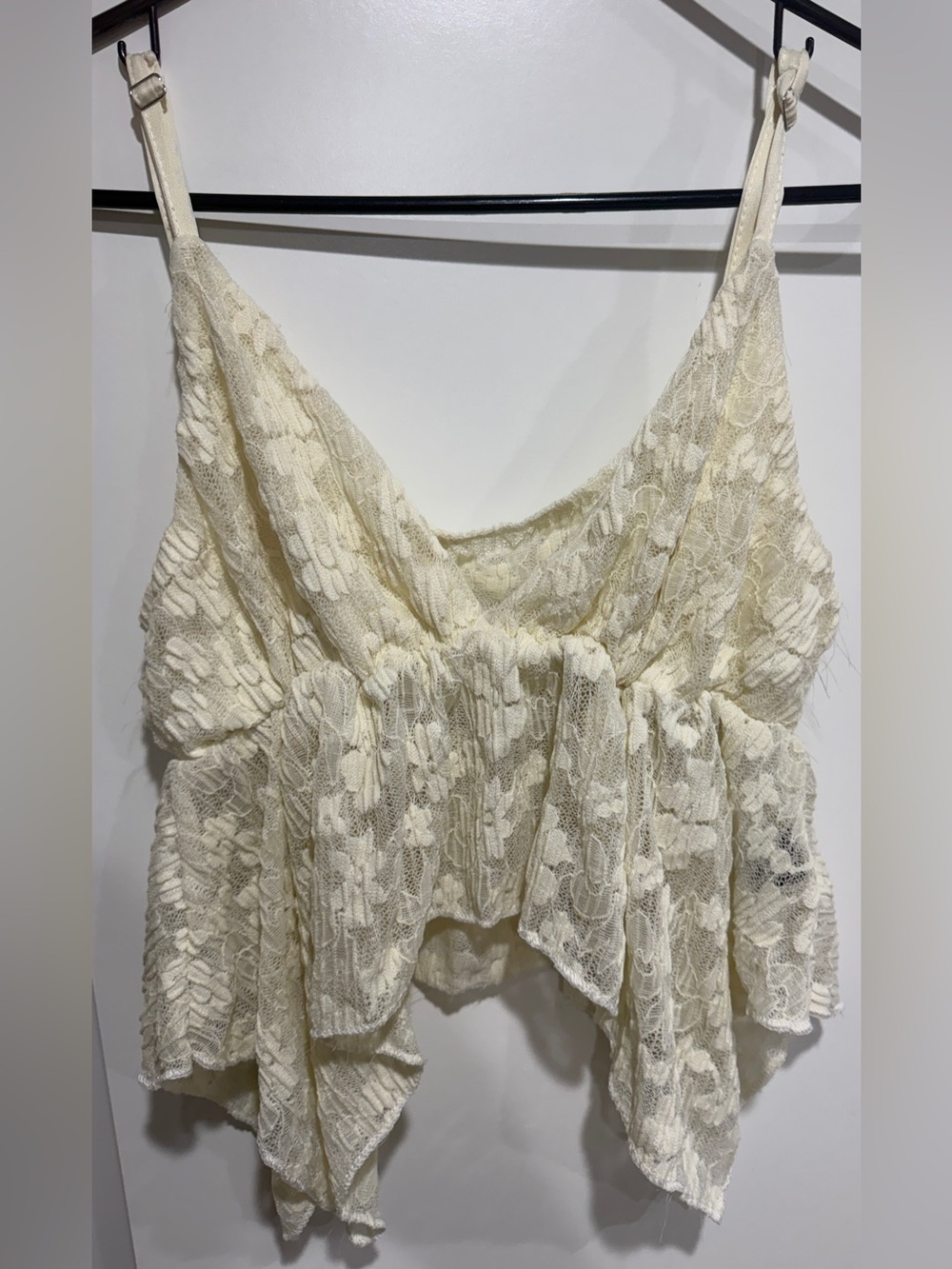 SHEIN Ivory Floral Lace V-Neck Spaghetti Strap Ruffle Cami Top Women M